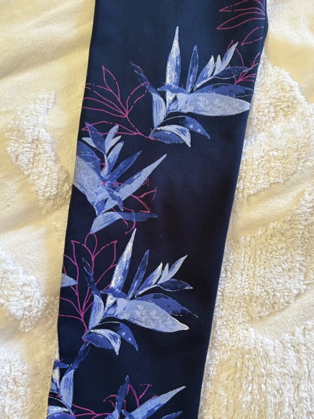 Calvin Klein Navy Floral Cross-Back Sports Bra & Leggings Set - Picture 9 of 12